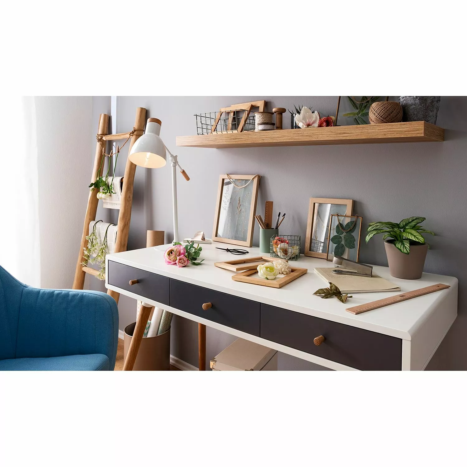 Mørteens Schreibtisch Mokre - Eiche teilmassiv - Weiß / Eiche 4 Mørteens Schreibtisch Mokre - Eiche teilmassiv - Weiß / Eiche – Bild 2