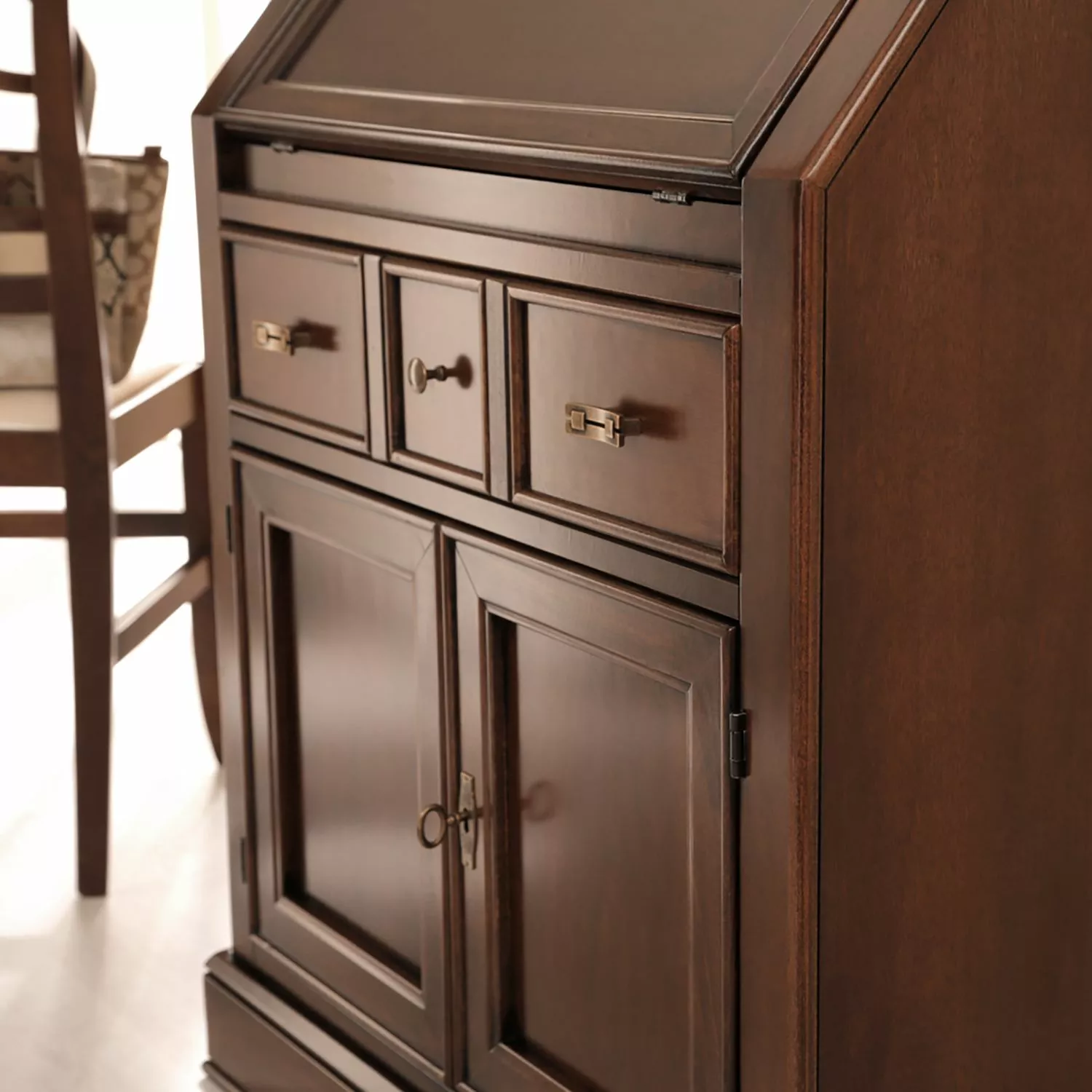 Montreux Sekretär Dan - Ayous teilmassiv - Antikbraun 13 Montreux Sekretär Dan - Ayous teilmassiv - Antikbraun – Bild 11
