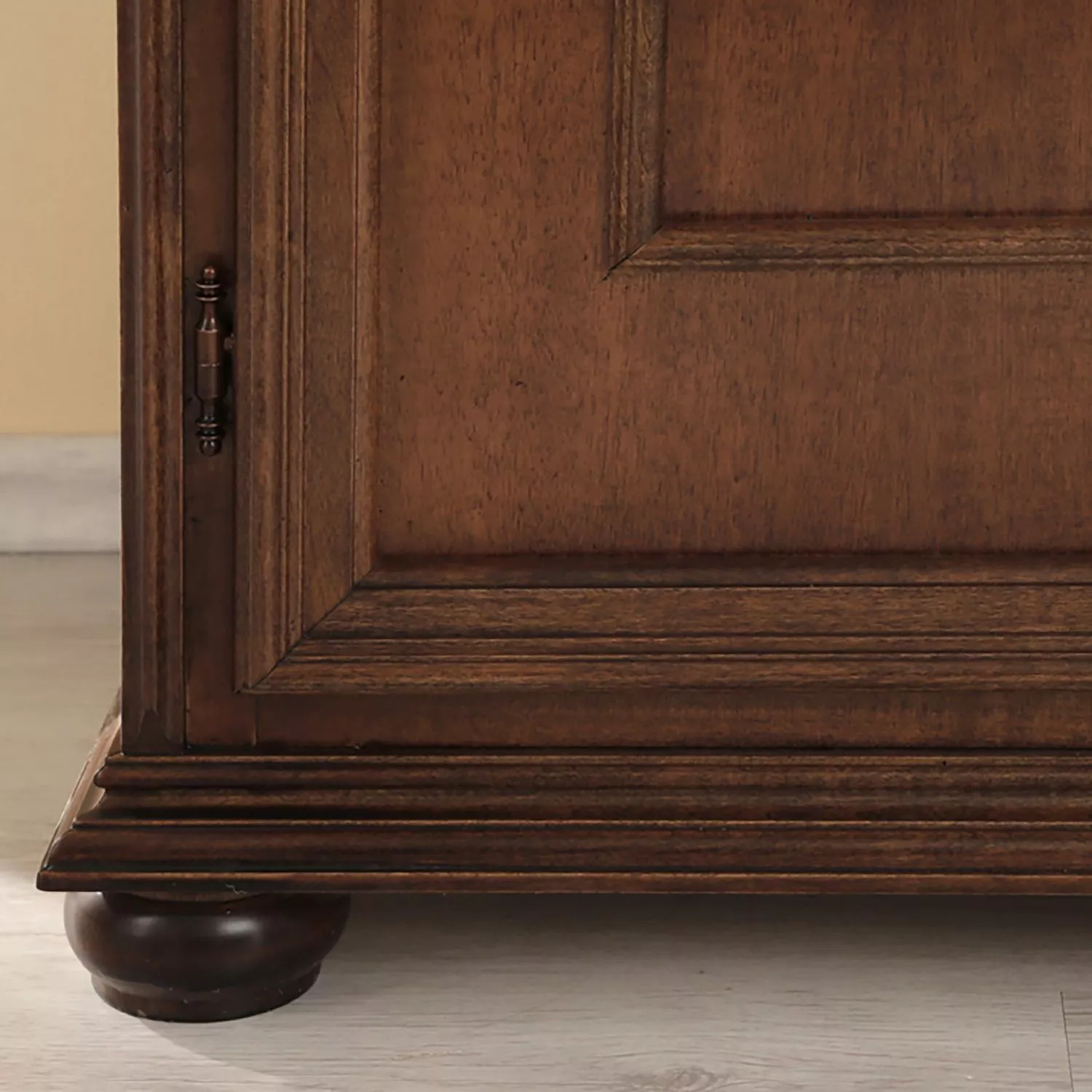 Montreux Kommode Arabella II - Ayous teilmassiv - Antikbraun 8 Montreux Kommode Arabella II - Ayous teilmassiv - Antikbraun – Bild 6