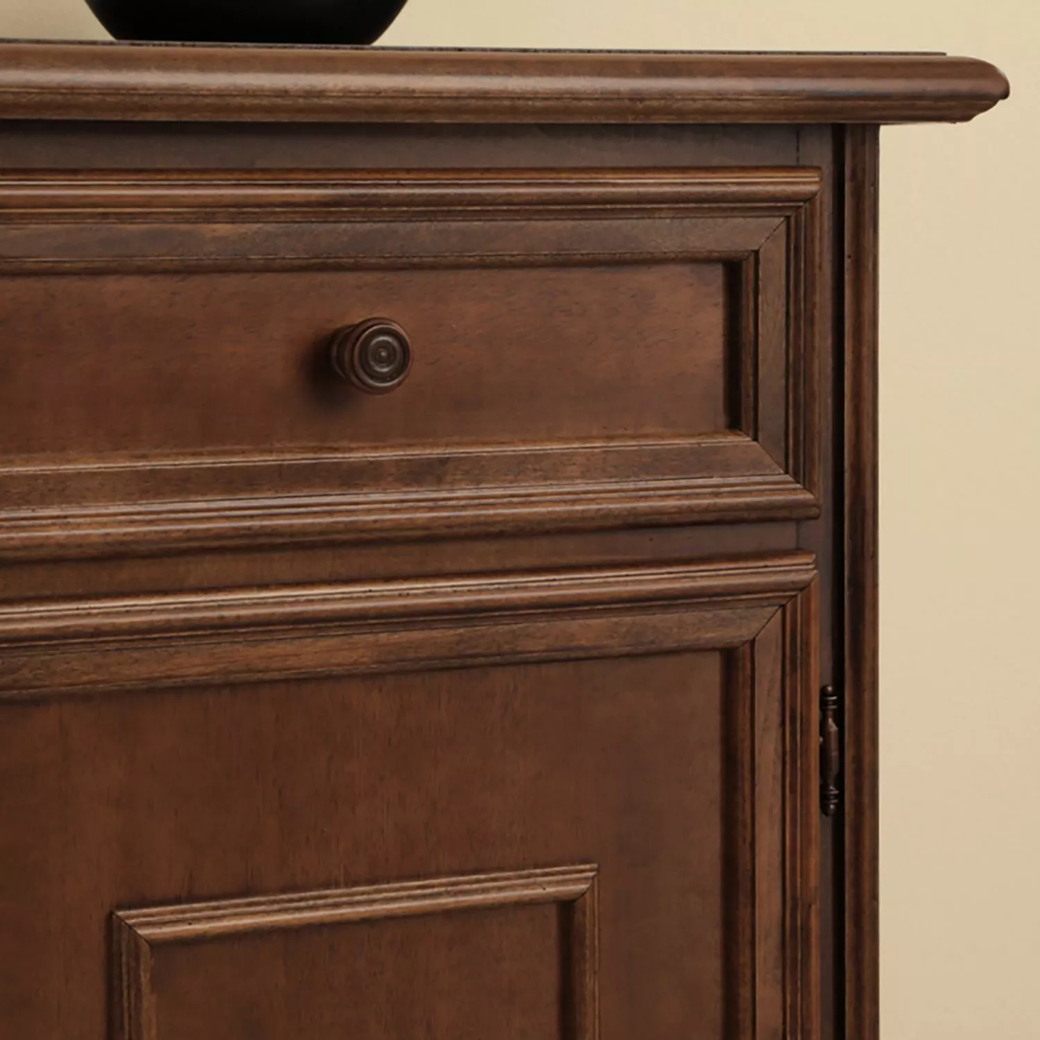 Montreux Kommode Arabella II - Ayous teilmassiv - Antikbraun 9 Montreux Kommode Arabella II - Ayous teilmassiv - Antikbraun – Bild 7