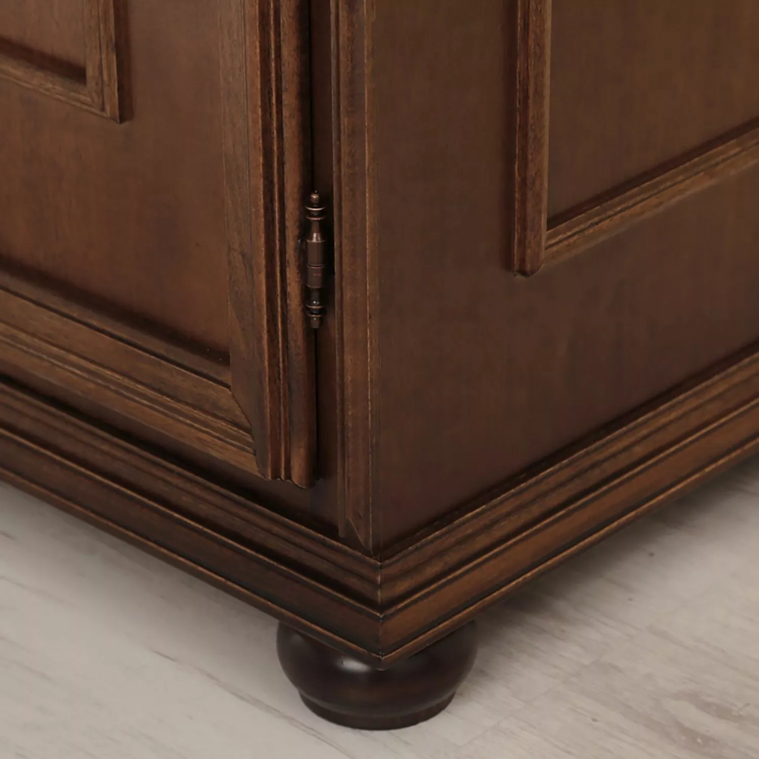 Montreux Kommode Arabella II - Ayous teilmassiv - Antikbraun 14 Montreux Kommode Arabella II - Ayous teilmassiv - Antikbraun – Bild 12