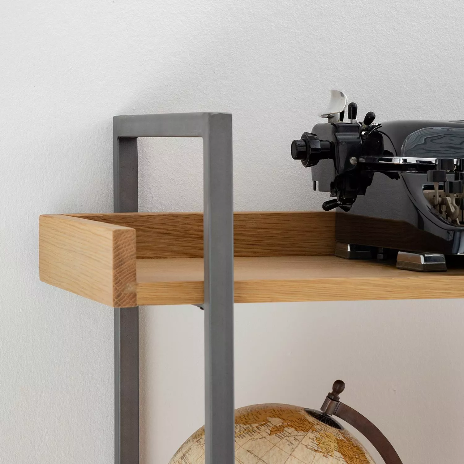 Ars manufacti Bücherregal Dharai I - Echtholzfurnier / Metall - Eiche / Silber 12 Ars manufacti Bücherregal Dharai I - Echtholzfurnier / Metall - Eiche / Silber – Bild 10