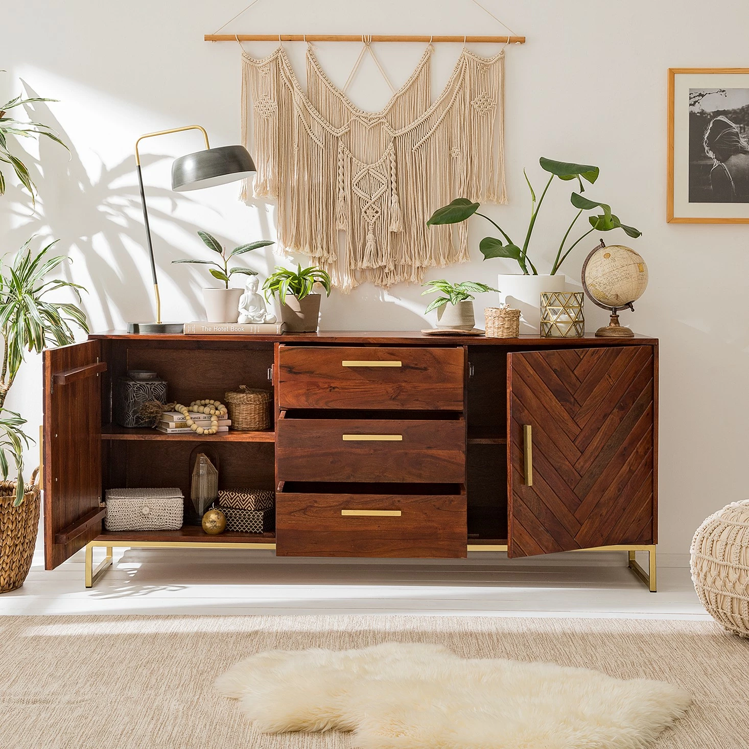 Jack & Alice Sideboard Loga - Akazie massiv / Eisen - Akazie Braun 6 Jack & Alice Sideboard Loga - Akazie massiv / Eisen - Akazie Braun – Bild 4