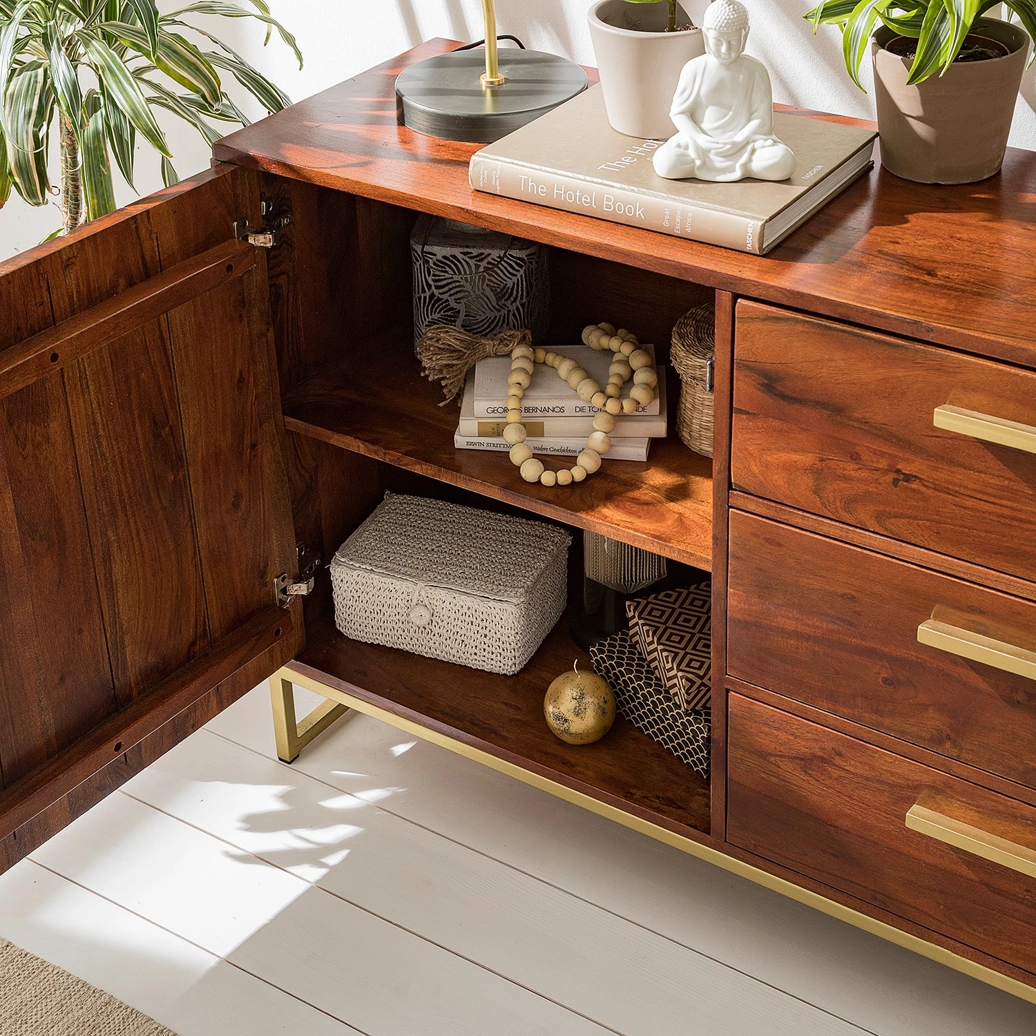 Jack & Alice Sideboard Loga - Akazie massiv / Eisen - Akazie Braun 15 Jack & Alice Sideboard Loga - Akazie massiv / Eisen - Akazie Braun – Bild 13