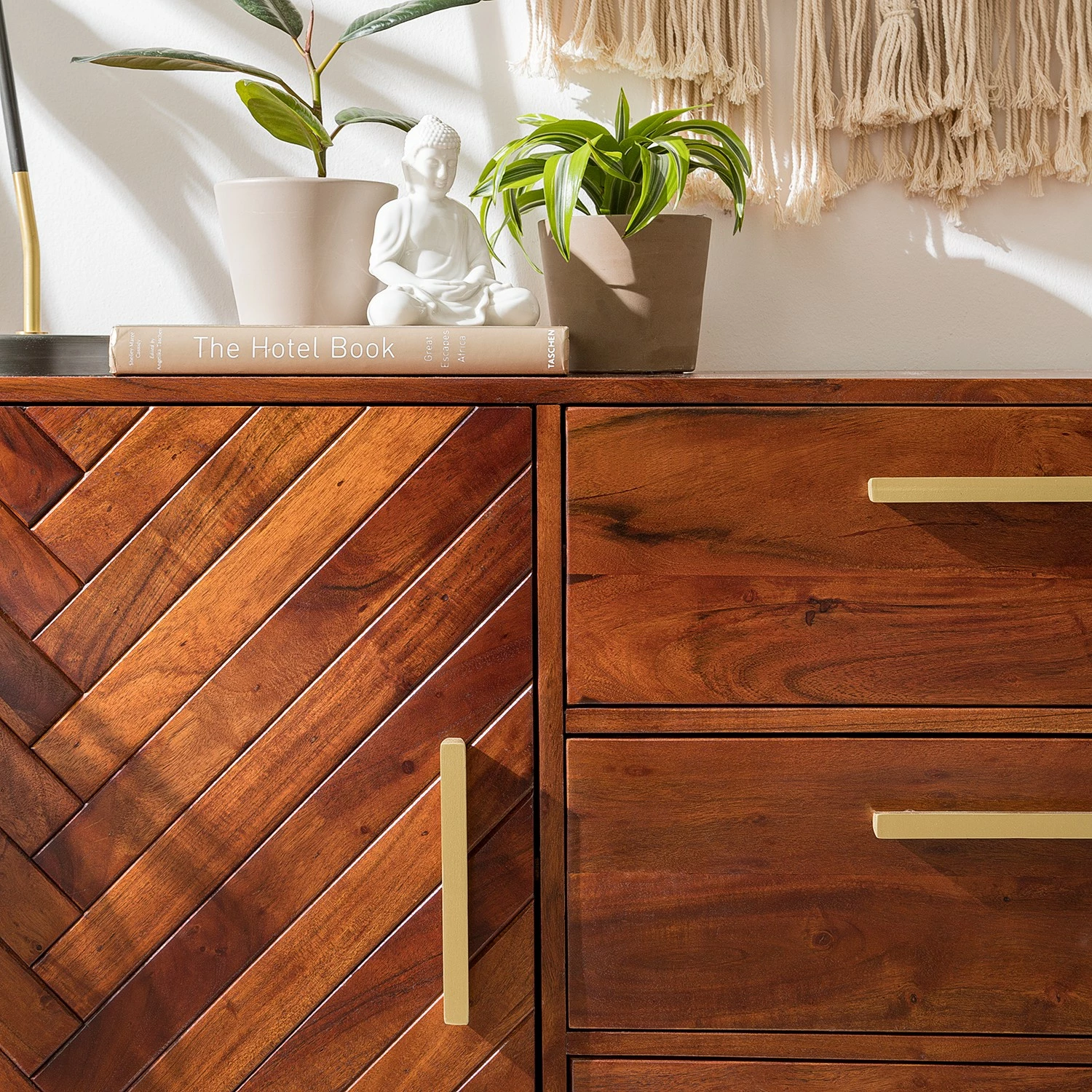 Jack & Alice Sideboard Loga - Akazie massiv / Eisen - Akazie Braun 19 Jack & Alice Sideboard Loga - Akazie massiv / Eisen - Akazie Braun – Bild 17