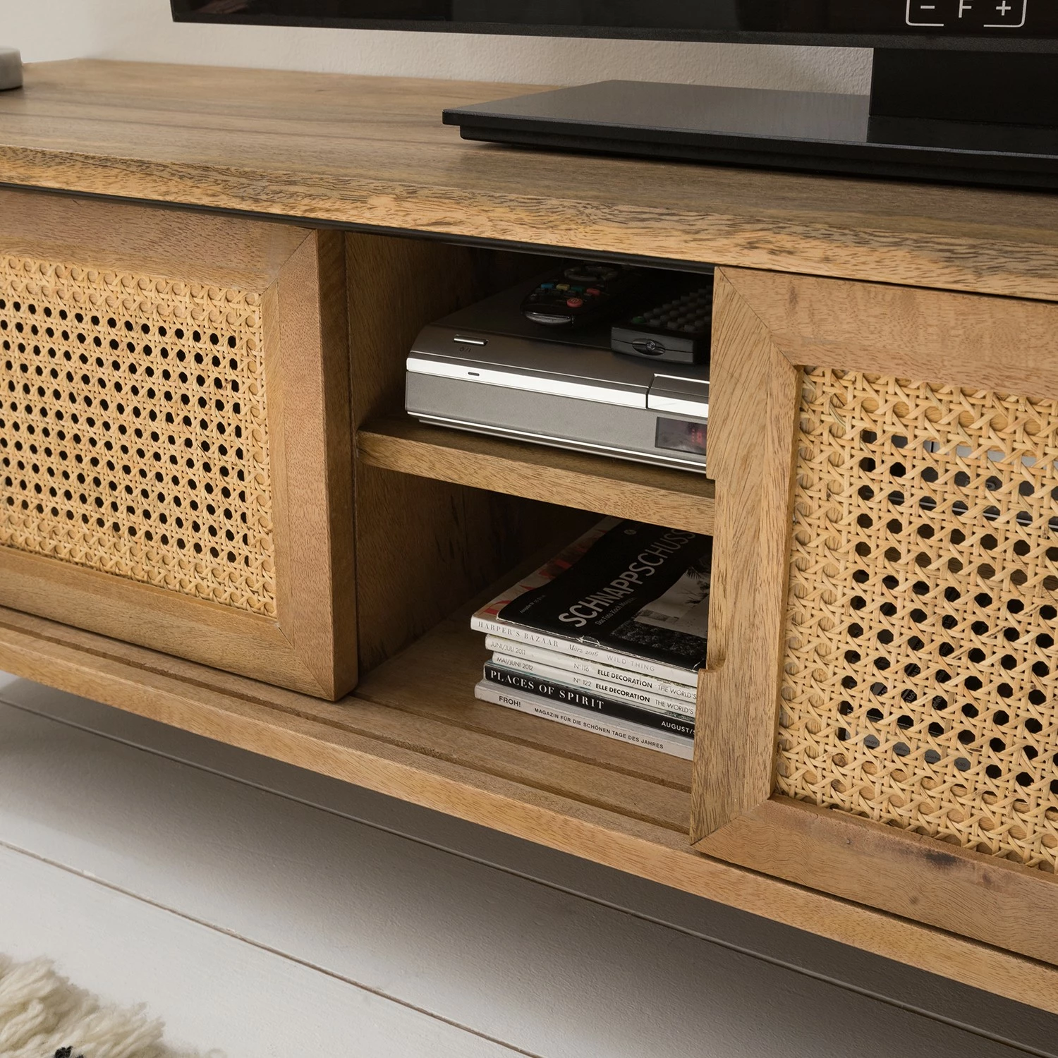 Ars manufacti TV-Lowboard Vina - Mango massiv / Wiener Geflecht - Mango / Schwarz 13 Ars manufacti TV-Lowboard Vina - Mango massiv / Wiener Geflecht - Mango / Schwarz – Bild 11