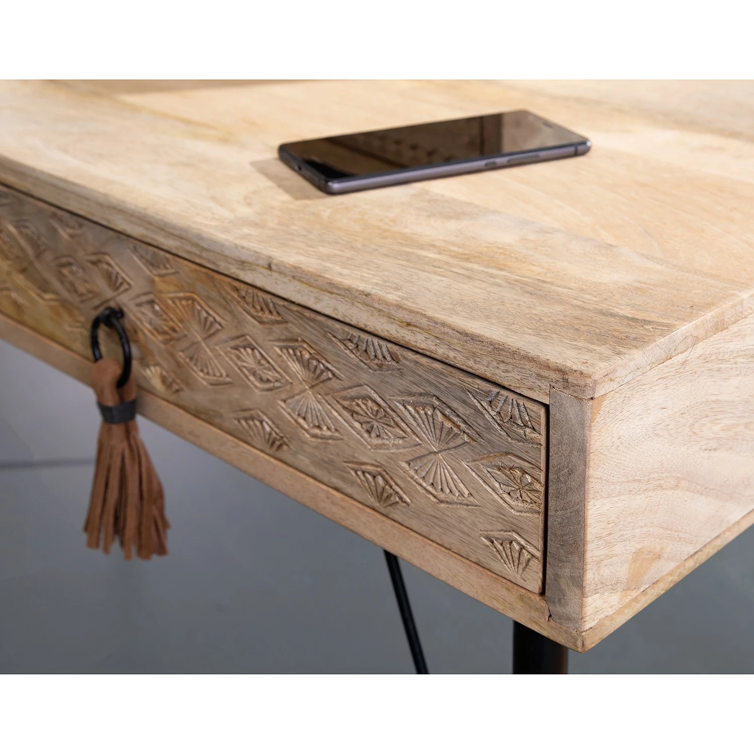 Ars manufacti Schreibtisch Luka - Mango massiv / Metall - Mango / Schwarz 6 Ars manufacti Schreibtisch Luka - Mango massiv / Metall - Mango / Schwarz – Bild 4