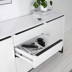 Fredriks Sideboard White Hall II - Matt Weiß / Schwarz -Buromobel Verkaufe 1000218367 210521 08364500003 DETAILS P000000001000218367