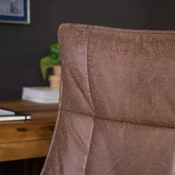 Furnitive Chefsessel Wisdom - Microfaser / Kunststoff - Vintage Braun / Schwarz -Buromobel Verkaufe 1000230753 220624 025 MOOD DETAILS P000000001000230753 mood