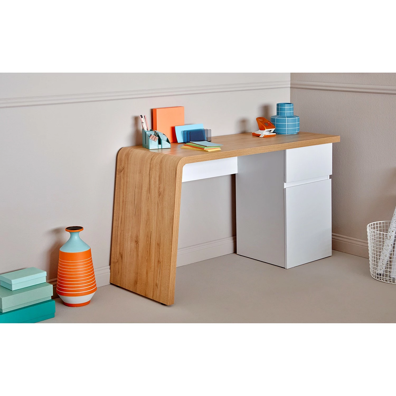 Jahnke Schreibtisch CULTURE C 131 - Kerneiche Dekor / Weiß 5 Jahnke Schreibtisch CULTURE C 131 - Kerneiche Dekor / Weiß – Bild 3
