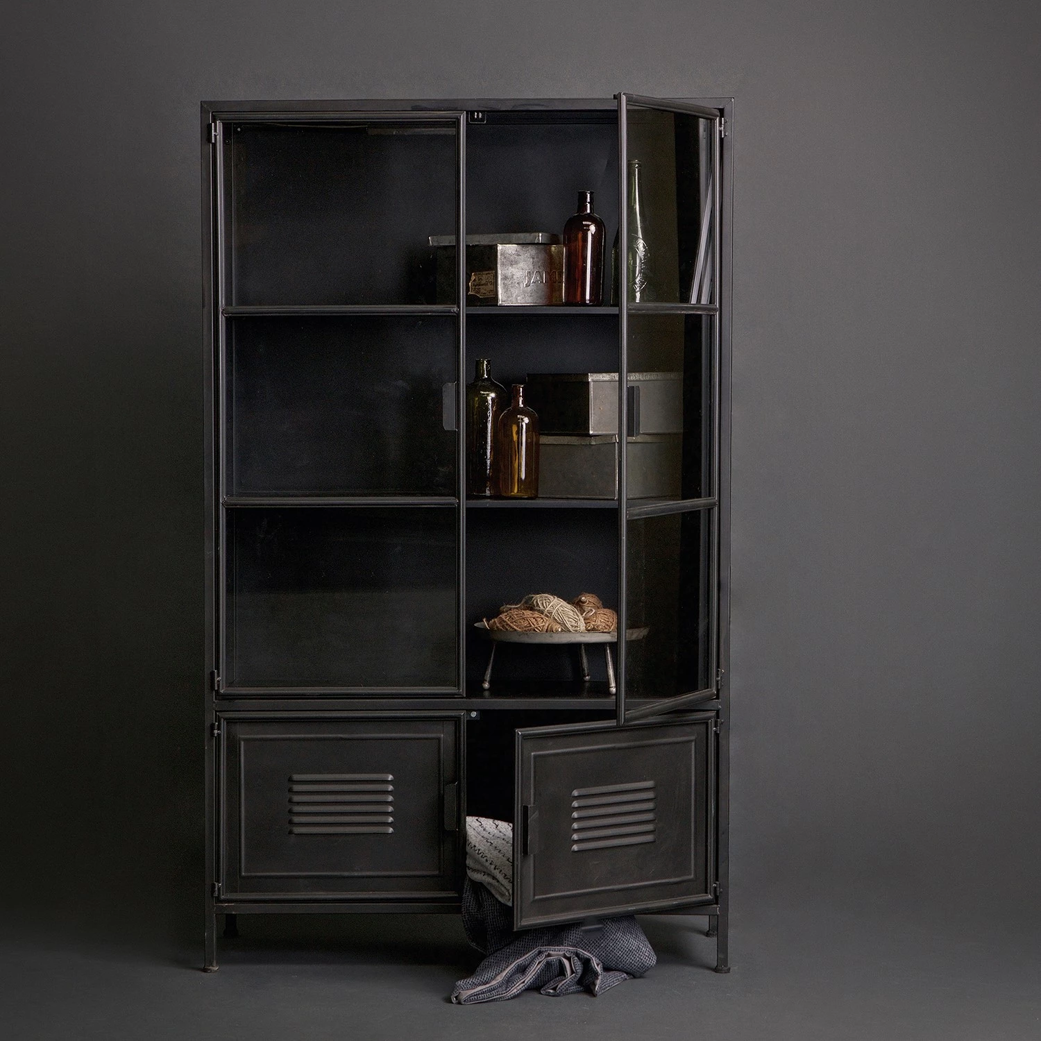 Red Living Vitrinenschrank Ravno - Metall - Vintage Schwarz 2 Red Living Vitrinenschrank Ravno - Metall - Vintage Schwarz – Bild 2
