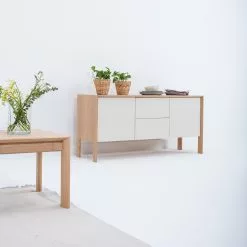 Studio Copenhagen Sideboard Maayka I - Eiche teilmassiv - Mushroom Creme / Eiche Hell -Buromobel Verkaufe 1000277378 211012 153646000022 MOOD DETAILS P000000001000277378 mood