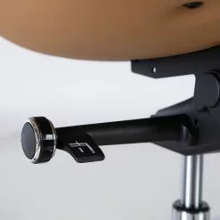 Fredriks Bürostuhl Zore - Kunstleder / Metall - Cognac / Aluminium -Buromobel Verkaufe 1000310651 220826 040 DETAILS P000000001000310651