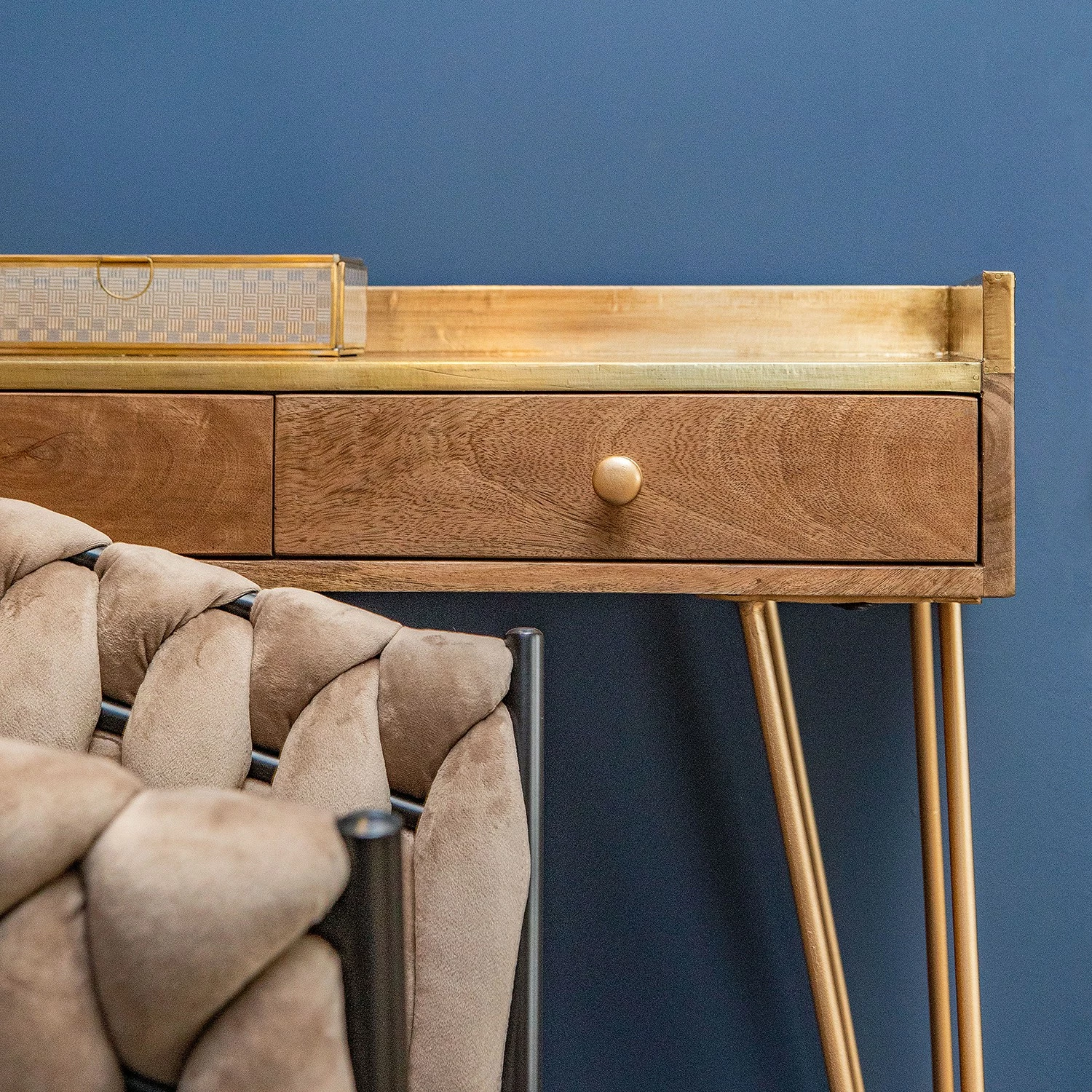 Schreibtisch Lennard I - Mango massiv / Eisen - Mango / Messing 12 Schreibtisch Lennard I - Mango massiv / Eisen - Mango / Messing – Bild 10