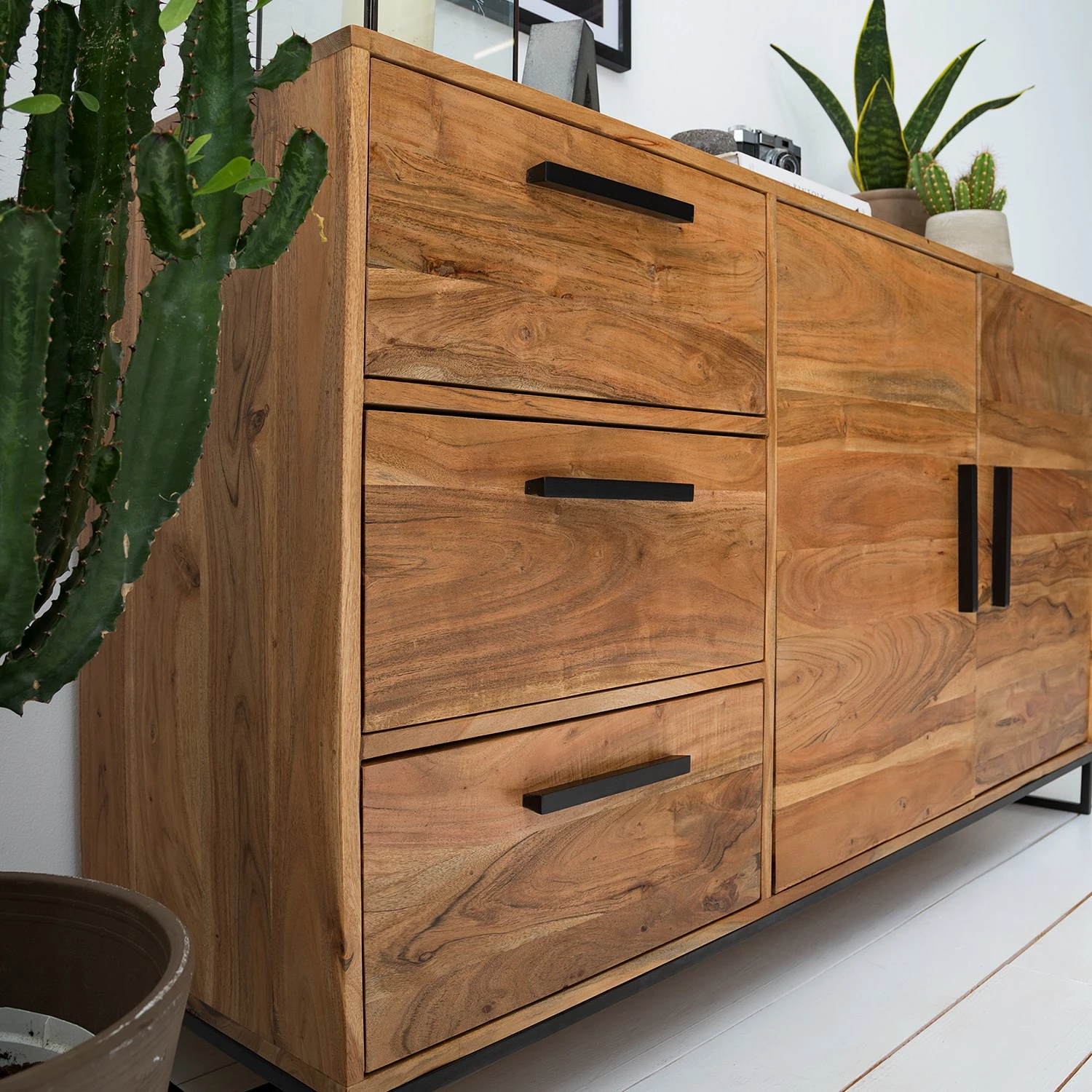 Ars manufacti Sideboard Woodson II - Akazie massiv / Metall - Akazie Hellbraun 22 Ars manufacti Sideboard Woodson II - Akazie massiv / Metall - Akazie Hellbraun – Bild 20