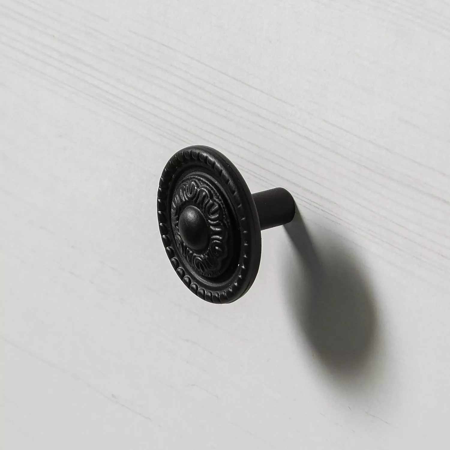 Maison Belfort Regal Geestland I - Pinie Weiß Dekor 10 Maison Belfort Regal Geestland I - Pinie Weiß Dekor – Bild 8