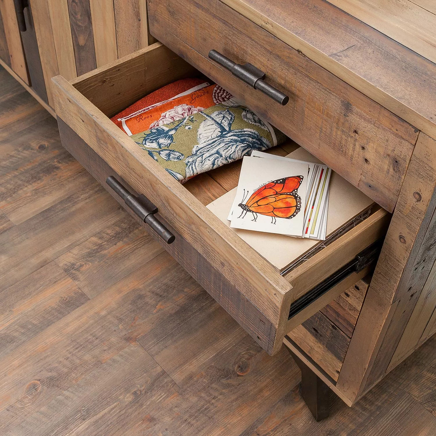 Ars manufacti Sideboard Tamati - Pinie massiv 10 Ars manufacti Sideboard Tamati - Pinie massiv – Bild 8